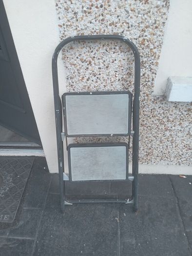 Step ladder