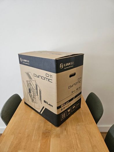Lian Li PC-O11 Dynamic ATX Case - Black