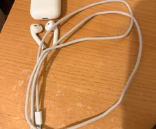Apple AirPods 2nd Generation, Fully Working, Charging Cable