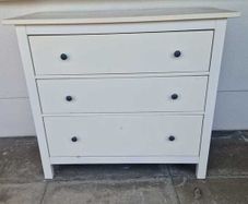 Chest of drawers