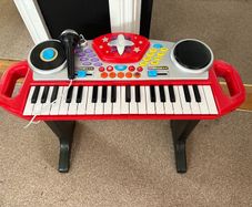 toy piano