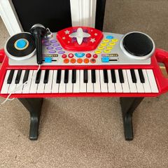 toy piano