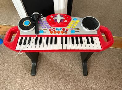toy piano