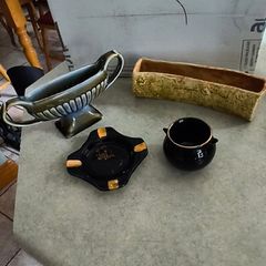 4 Irish made items- Ceramic Arklow pottery ashtray 32.00 euro.  Vintage Ceramic Arklow pottery small bowl 22.00 euro. Carrig ware pottery flower dish holder / vase 28.00 euro.  vintage Wade Irish Porcelain double-handled pedestal mantle vase or planter. 4
