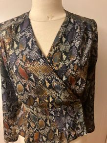 Wrap style top