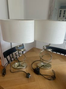 2 gold table lamps