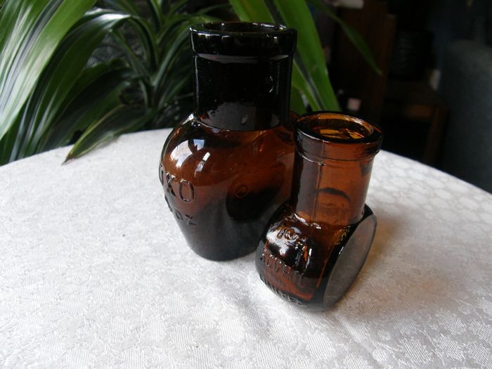 Antique Amber Glass OXO & Bovril Bottles. Set of 2, 4oz and 1oz. c.1900-1930. Excellent Antique Condition
