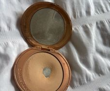 Charlotte Tilbury airbrush flawless finish powder shade 2 medium