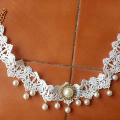 New Victorian style white lace necklace