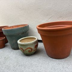 x3 Large Terracotta pots x2 Small ceramics pots