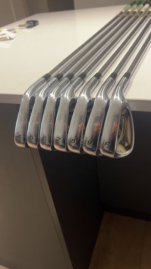 Taylormade R7 Irons and Taylormade stand Bag