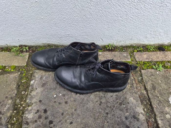Ambitious Portugal Black Leather Ankle Boots