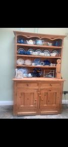 Dresser- pine