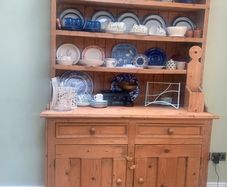 Dresser- pine