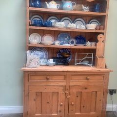 Dresser- pine