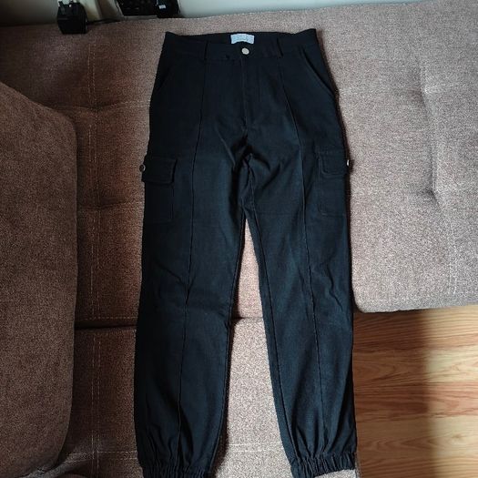 QUIZ Black Cuffed Cargo pants, size 8