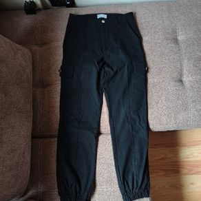 QUIZ Black Cuffed Cargo pants, size 8