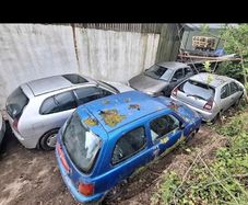 3 Mitsubishi colts