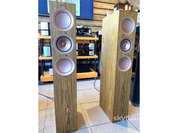 Current KEF Reference 5 META Stunning walnut veneer 200W Floorstanders under 12 months old Bargain 4K New