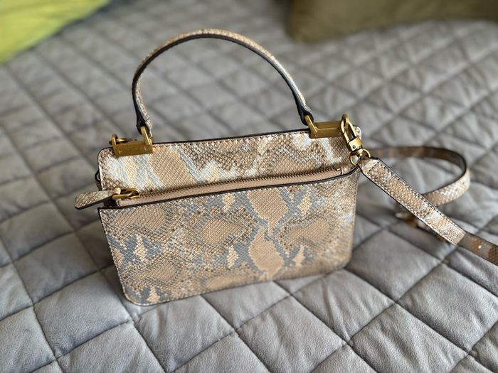 Guess Handbag / Shoulder bag HWKB85 48200