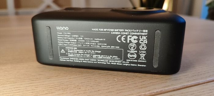 LLANO CS2 Pro VoltCase 4-in-1 Fast Camera Battery Charger  PD 20W Sony NP-FZ100 10400mAh Power Bank SD card reader