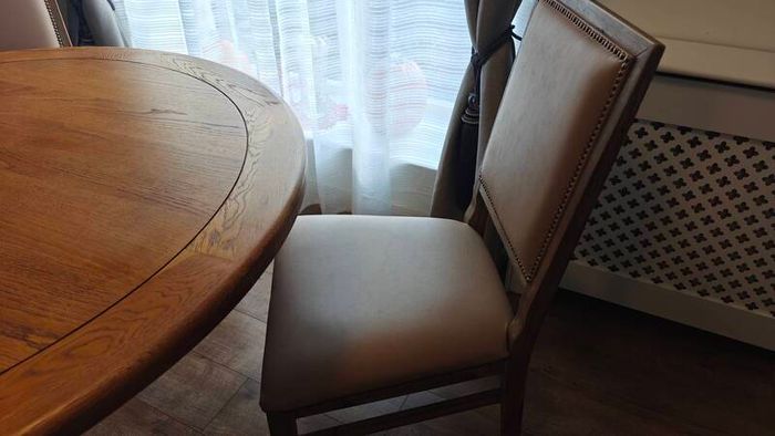 Dining table and 4 chairs