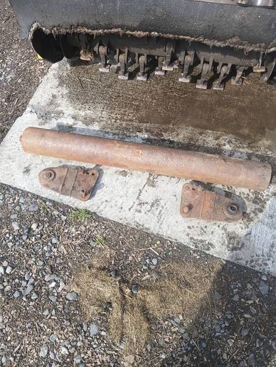 Hedge cutter flail head