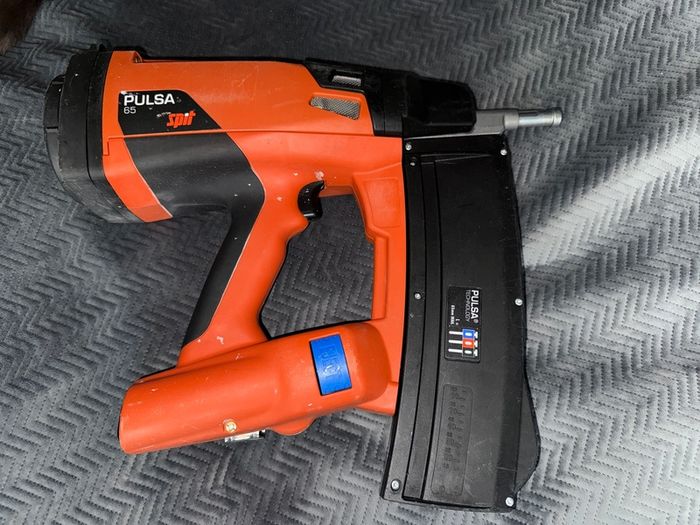 Spit Pulsa 65 / Gas nailer