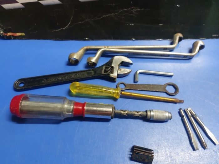 Spaners and screw drivers