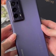 Honor Magic V2