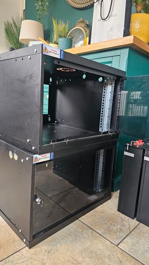 4 Dyness B4850 Lithium Batteries. Complete Setup