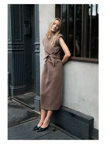 Quilted sleeveless dress with pockets