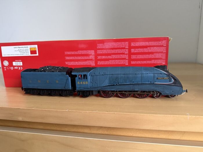 Hornby Mallard Locomotive - R3371