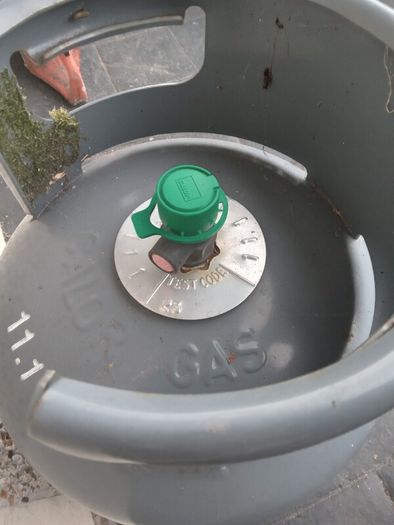 Patio gas bottle (full)