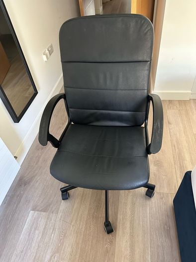 Computer Desk & Office Chair