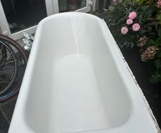 Free Victorian style bath for collection
