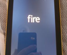 Amazon Fire 7, 7th Generation), Model SR043KL, 16GB, in excellent cosmetic Condition