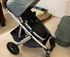 Uppababy vista stroller &carrycot price negotiable