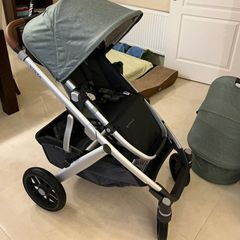 Uppababy vista stroller &carrycot price negotiable