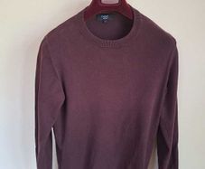long-sleeve crewneck fleece sweatshirt
