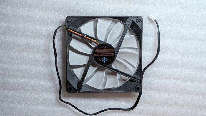 Fractal Design Silent Series R2 140mm Case Fan FD-FAN-SSR2-140 3-Pin