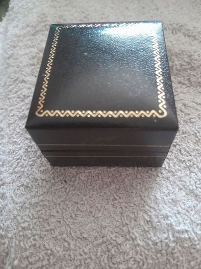 ladies 9ct gold earrings