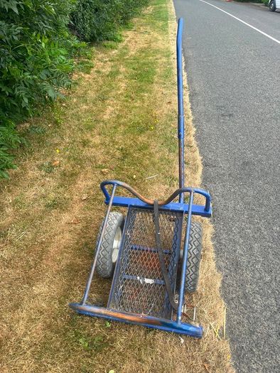 heavy-duty pipe and carpet trolley