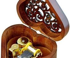 Vintage Music Box, Heart Shape Wood Carved Mechanism Wind Up Musical Box Gift For Christmas Valentine's day, Birthday, Melody Canon in D Major