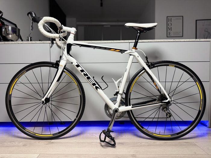 TREK Domane 2.0 Road Bike