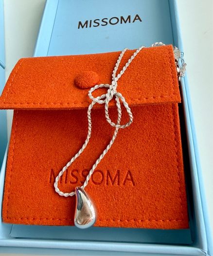 Missoma jewellery Savi sculptural droplet pendant necklace