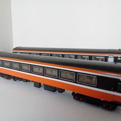 Model Railway  Irish Mk 2 -D Coaches