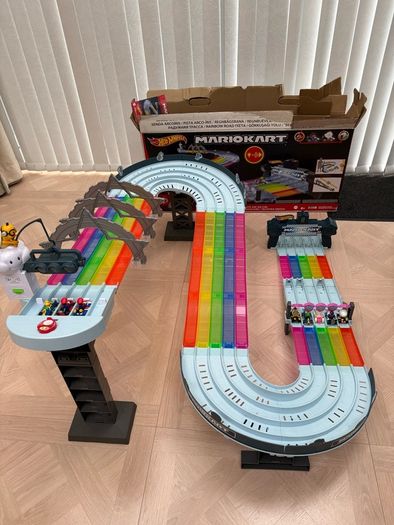 Mario Kart hot wheels race track