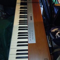 SUZUKI SS 100 Digital piano