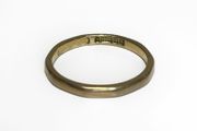 9ct Gold Faceted Band Ring - Small Size
